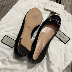 Gucci Flats 7.5